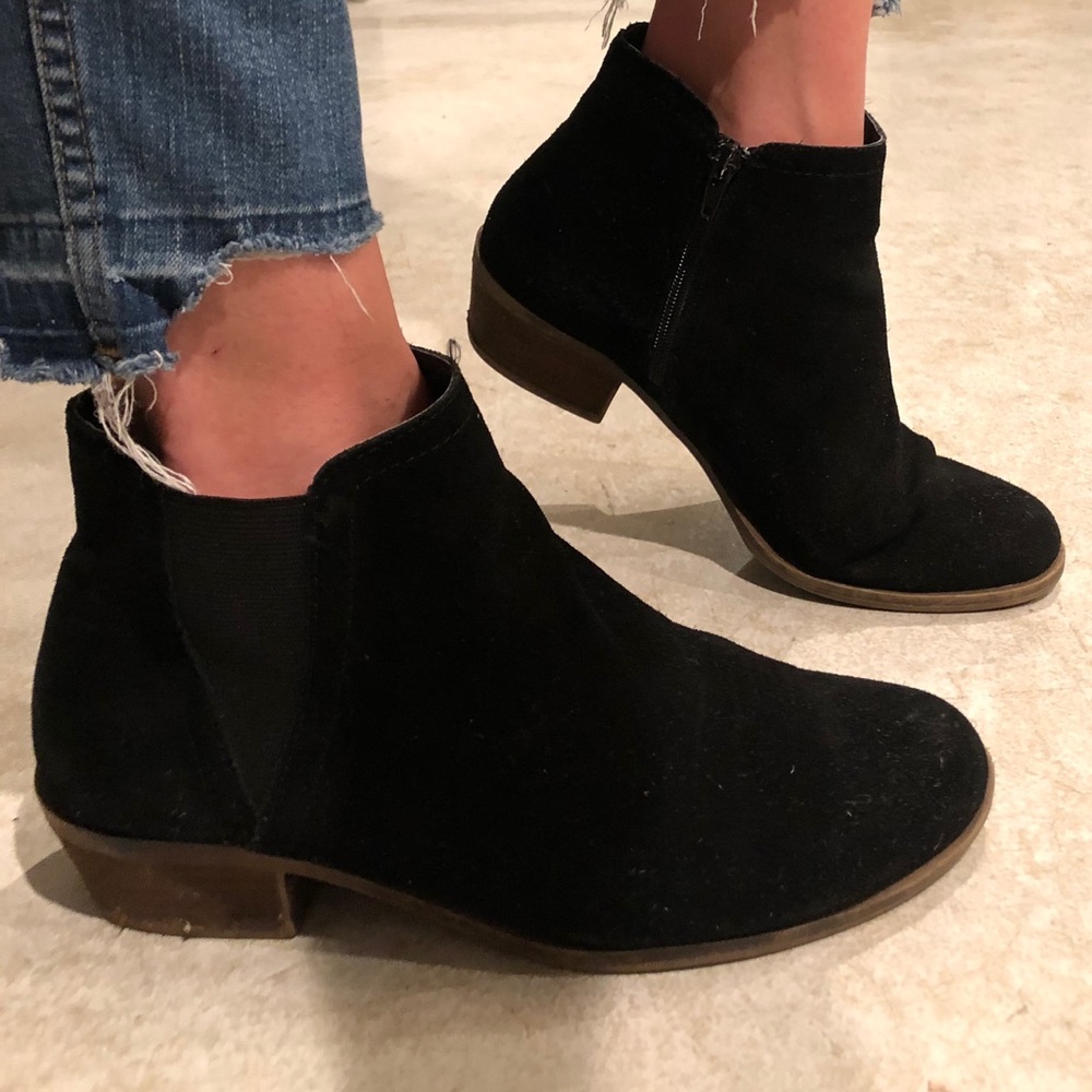 Short Cropped Booties Size 9